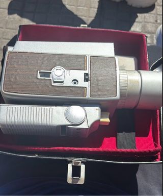 Cámara de vídeo NEGOCIABLE con su funda cinemax-8