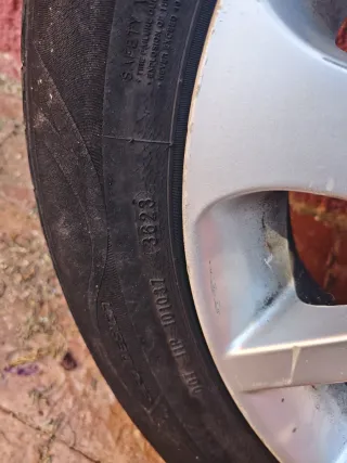 Llanta 205/60R16 con neumatico