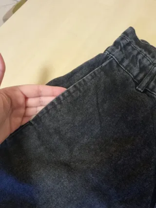 Jeans neri arricciati in vita