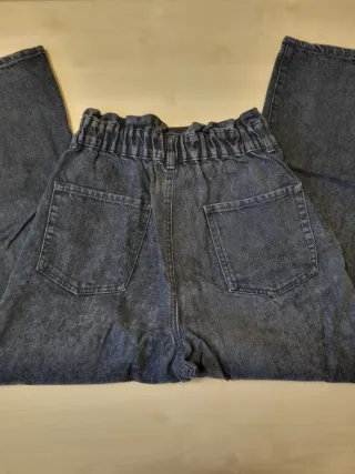 Jeans neri arricciati in vita