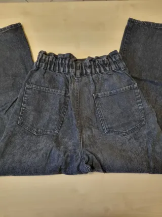 Jeans neri arricciati in vita