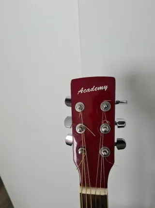 Guitarra Electroacústica Roja y Negra