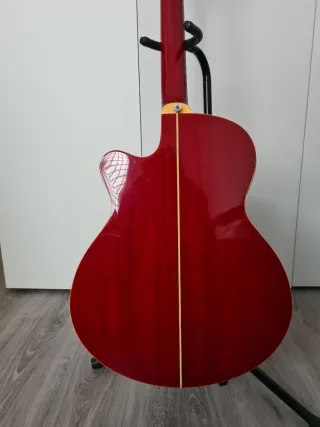 Guitarra Electroacústica Roja y Negra