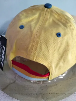 Gorra amarilla con bandera Ecuador