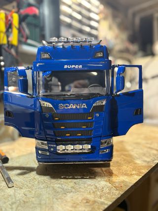 Trattore JDm 1/14 con radio FLY Sky