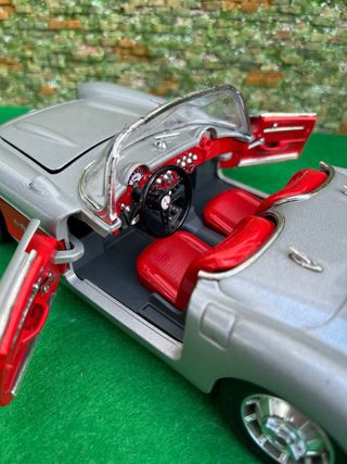 Chevrolet Corvette (1957) – Bburago – Escala 1:18