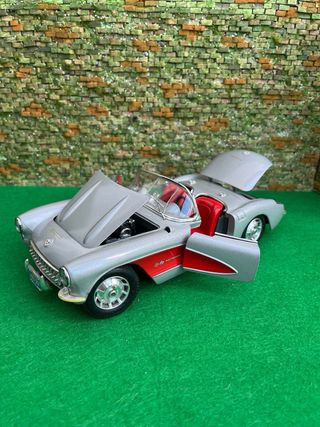 Chevrolet Corvette (1957) – Bburago – Escala 1:18