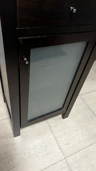 Mueble alto de baño , de madera , negro y cristal