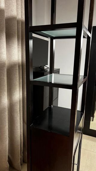 Mueble alto de baño , de madera , negro y cristal