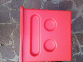 Sedia rossa con ruote ottime condizioni