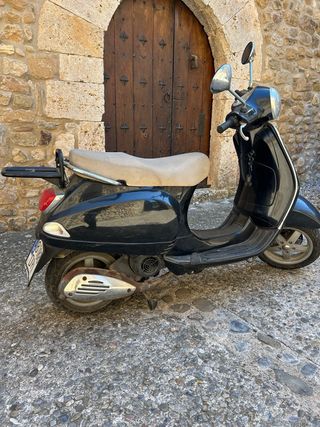 Vespa LX 125 Negra - Scooter Automática