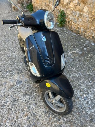 Vespa LX 125 Negra - Scooter Automática