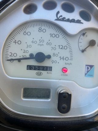 Vespa LX 125 Negra - Scooter Automática