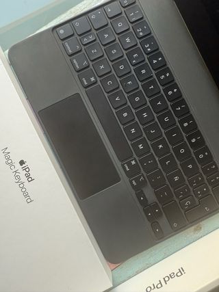 iPad Pro 11 M1  128GB + magic keyboard + pencil