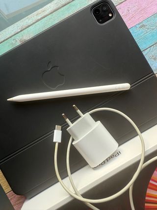 iPad Pro 11 M1  128GB + magic keyboard + pencil