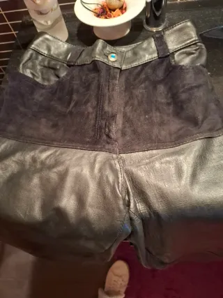 Pantalones de piel negros mujer