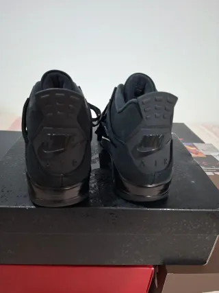 Air Jordan Retro 4 Negras