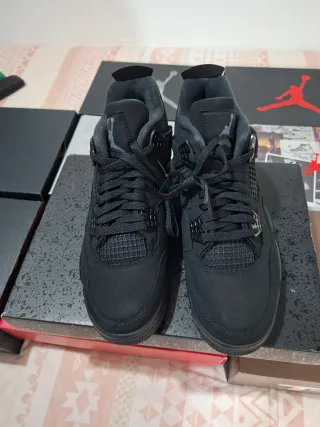 Air Jordan Retro 4 Negras