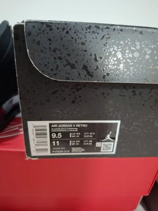 Air Jordan Retro 4 Negras