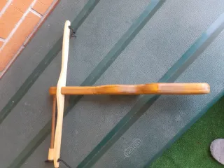 Ballesta artesanal de madera