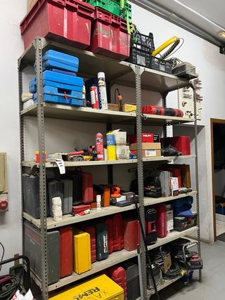 Alquilo local empresa electric fonta aire acon.