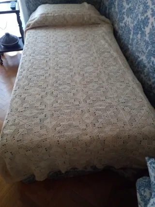 2 Copriletti all'uncinetto fatti a mano per letto singolo