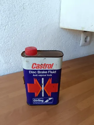 Latas de aceite motor antiguas de chapa