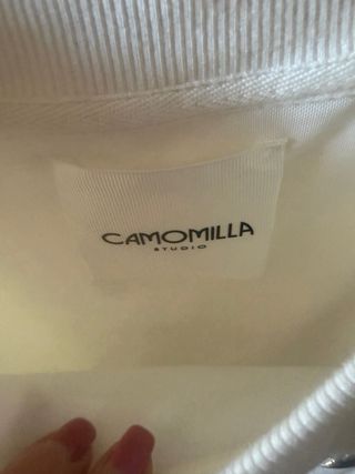 Maglia bianca con catena argento