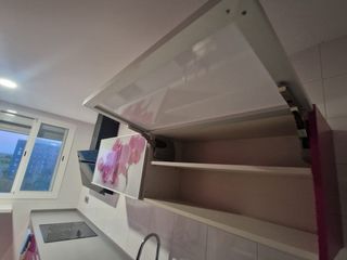 Puertas de cocina fucsia