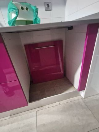 Puertas de cocina fucsia