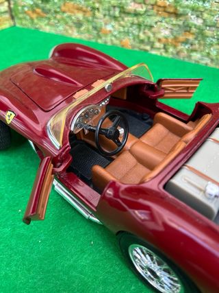 Ferrari 250 Testa Rossa 1957 – Bburago – 1:18