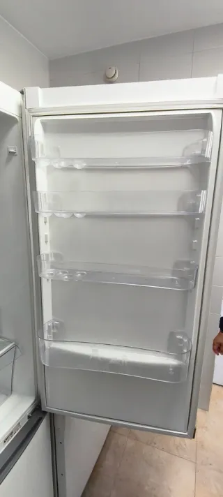 Nevera Zanussi con Congelador