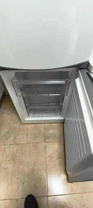Nevera Zanussi con Congelador