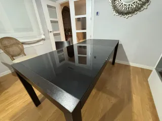 Mesa extensible cristal y vengué + 6 sillas