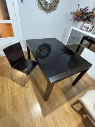 Mesa extensible cristal y vengué + 6 sillas