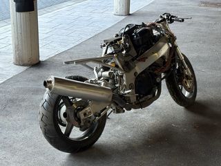 Suzuki GSXR750 K1 Cafe Racer