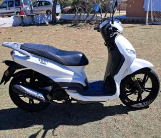 Peugeot Tweet 125cc Blanca