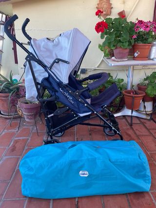 Carrito de bebé azul marca Asalvo