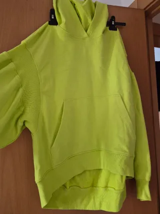 Sudadera verde lima con capucha