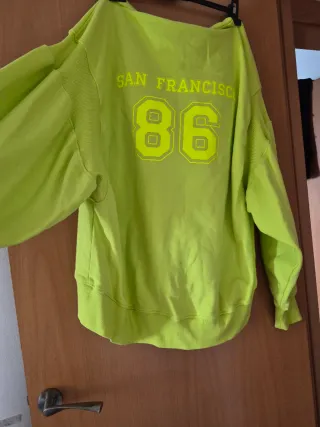 Sudadera verde lima con capucha