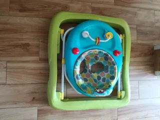 Caminadora para bebé con juguetes