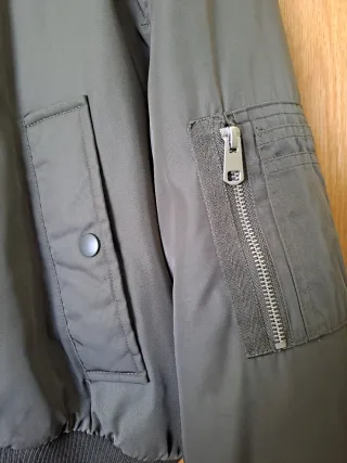 Cazadora Bomber Zara Verde Oliva. Nueva.  Talla Xl