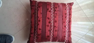 Juego copines raso color rojo burdeos. 40 x 40