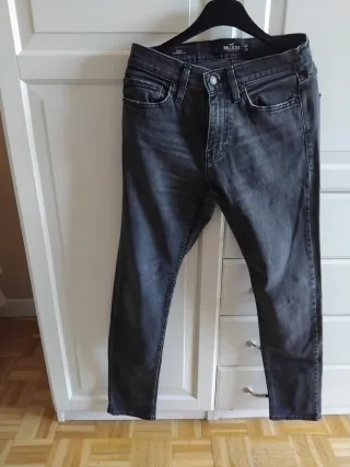 Vaqueros Talla W28 marca Hollister negro