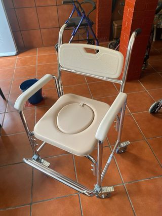 Silla aluminio ducha y inodoro con ruedas