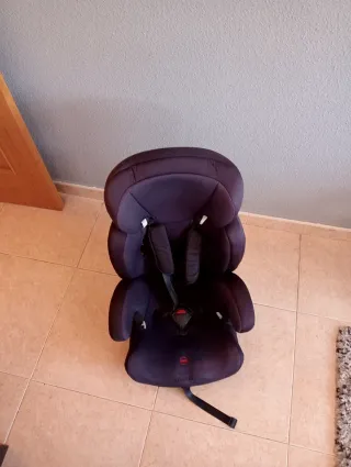 Silla coche  marca vivitta press  de 9 kg a 36 kg.