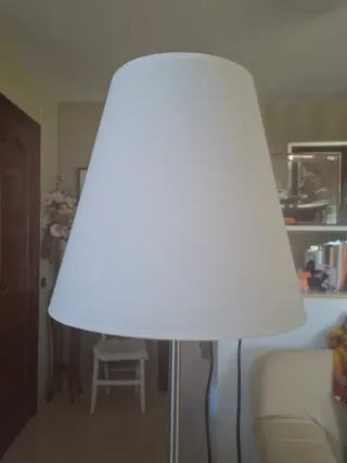 Lámpara de pie moderna