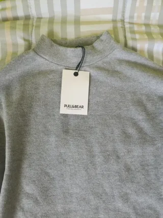 Jersey Pull&Bear gris mujer cuello alto