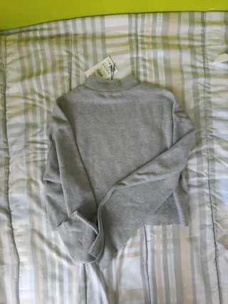 Jersey Pull&Bear gris mujer cuello alto