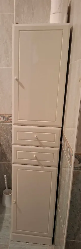 Mueble de baño alto color beige